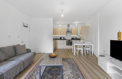 Wembley Central Apartment | Centrally Located - Modern - 2Bed - 2Bath Apartment