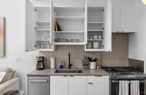 Lower Queen Anne House | Centrally located, modern Seattle townhome breathtaking SpaceNeedle views!