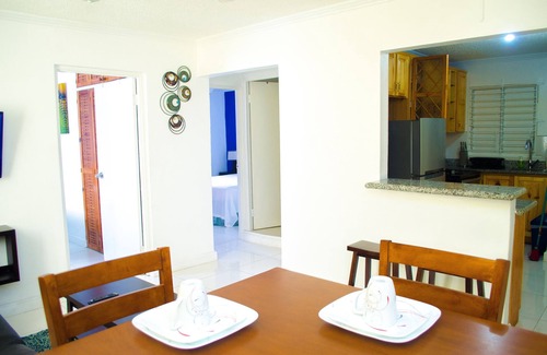 Constant Spring Apartment | Centrally located Oakland Guest Apartment II