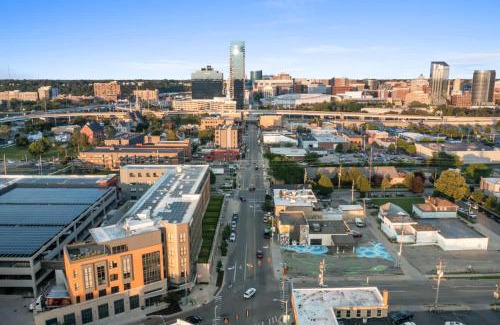 Grand Rapids Apartment | Centrally located private king suite