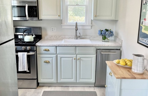 Centerville House | Centrally Located Quintessential Cape Cod Retreat