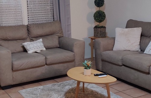 Albuquerque House | Centrally located, roomy house with large front & backyard near park