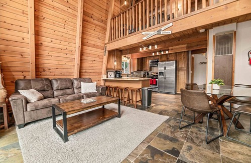 Fox Farm House | Centrally Located cabin with private hot tub, deck, BBQ, and more!