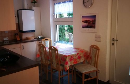 Pankow House | Centrally located vacation home in a garden with a parking space