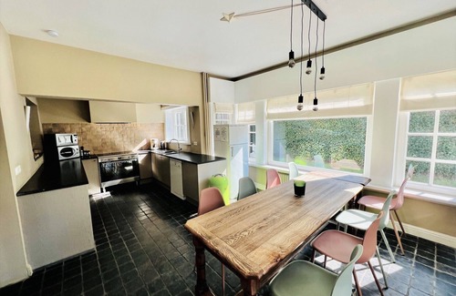 Sint-Michiels Villa | Centrally located villa with 4 bedrooms (10 beds), FREE WIFI!