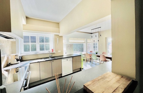 Sint-Michiels Villa | Centrally located villa with 4 bedrooms (10 beds), FREE WIFI!