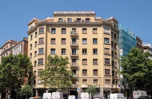 L'Antiga Esquerra de l'Eixample Apartment | Centric and Spacious. Excellent for Families