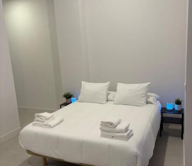 Montolivet Apartment | Centric Loft near Arts & Science