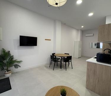 Montolivet Apartment | Centric Loft near Arts & Science