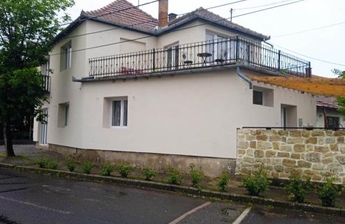 Tokaj House | Centrum Villa Szolgáltatóház