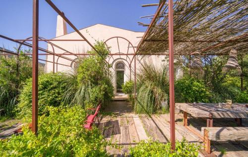 Alia House | Cerasuola