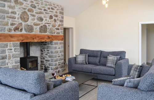 Caernarfon House | Cerrig Sais