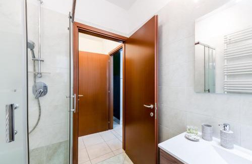 Certosa Apartment | Certosa Charm - Free Garage Parking by InnStay