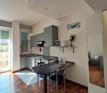 Cagnola Apartment | Certosa District Studio Apt 3