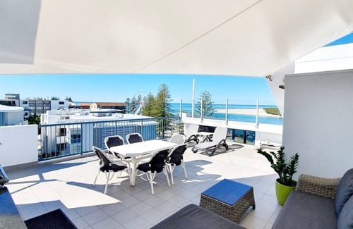 Caloundra Apartment | Cerulean Beachfront Apartment with Rooftop - Unit 12