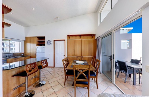 Caloundra Apartment | Cerulean Beachfront Apartment - Unit 15