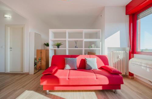 Favaro Veneto Apartment | Cervino's Home - 20 min from Venice & Parking