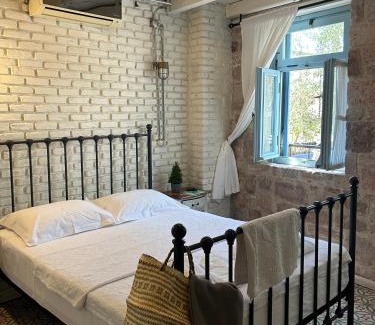 Ayvalik City Center House | Cesmeli Han