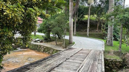 Santo Amaro da Imperatriz House | Chácara Amarela