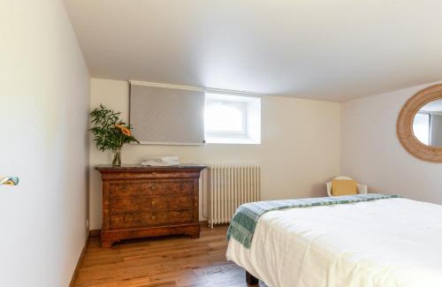 Ver-sur-Mer Apartment | Château Côte de Nacre