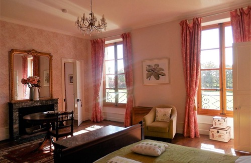 Charly Other | Château Charly: Vacances de Luxe Dans la Loire