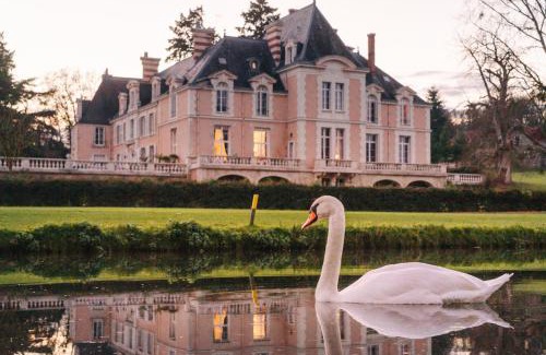 Saint-Antoine-du-Rocher Bed & Breakfast | Château d'Ardrée