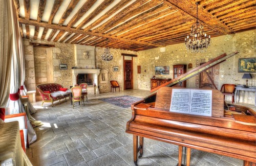Saint-Denis-sur-Huisne Bed & Breakfast | Château de Blavou