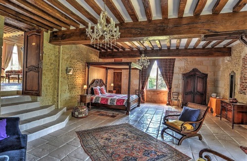 Saint-Denis-sur-Huisne Bed & Breakfast | Château de Blavou