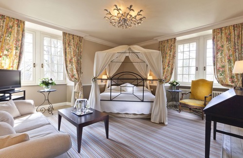 Port-Lesney Hotel | Château De Germigney