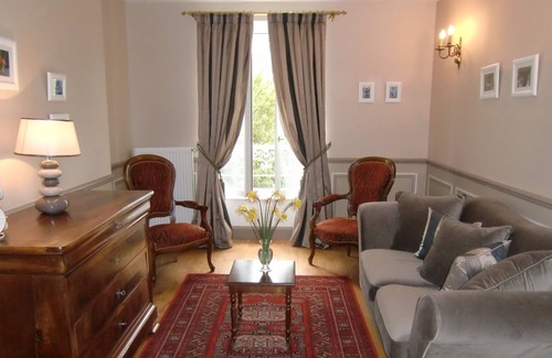 Tavers Bed & Breakfast | Château de Guignes