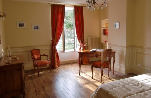 Tavers Bed & Breakfast | Château de Guignes