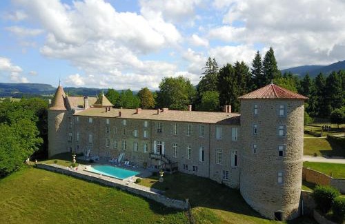 Vollore-Ville Bed & Breakfast | Château De Vollore