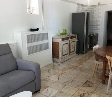 Saint-Seurin-de-Prats Bed & Breakfast | Château Destinée