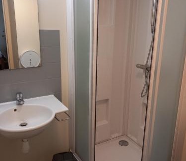St Denis de Gastines Bed & Breakfast | Château du Bourg