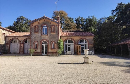 Vendrennes Apartment | Château du Parc Soubise - Gîte Bonfils
