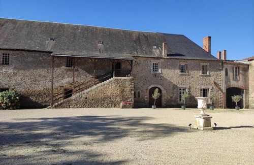Vendrennes Apartment | Château du Parc Soubise - Gîte Bonfils