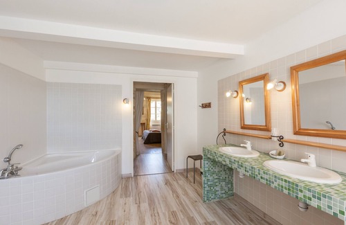 Puisseguin Hotel | Château Fleur de Roques