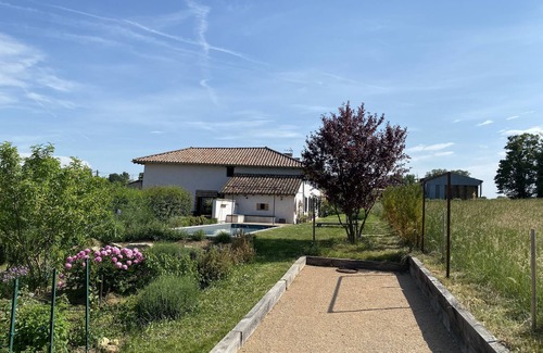 Saint-Etienne-sur-Chalaronne House | Charming house with swimming pool