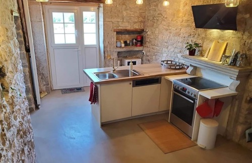 Cezia Cottage | Charming gite "Le paradis du Jura" located in an oasis of peace and nature.