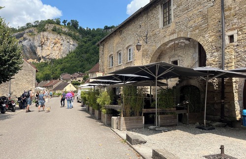 Cezia Cottage | Charming gite "Le paradis du Jura" located in an oasis of peace and nature.