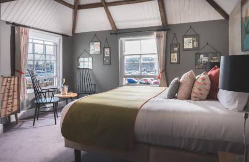 Mylor Churchtown Hotel | Chainlocker