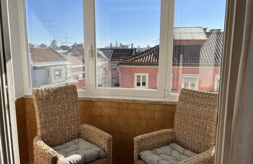 Areeiro Apartment | Chairming 2 bed flat in the center of Lisbon