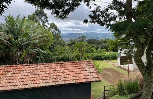 Sao Roque Ski Chalet | Chalé com linda vista para o vinhedo