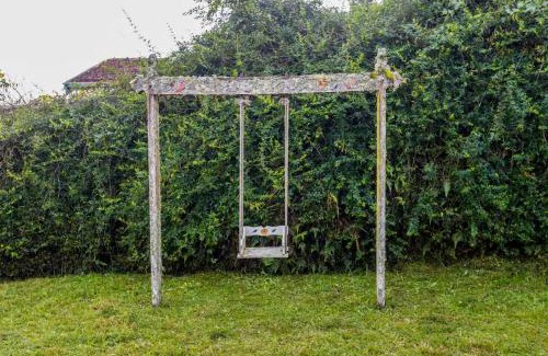 Vila Inglesa Ski Chalet | Chalé inteiro completo a 5 min a pé do Capivari - Campos do Jordão