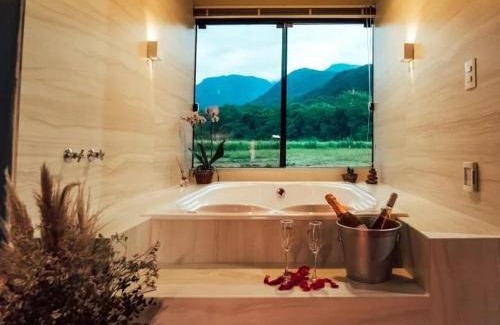 Praia Grande Villa | Chalé Marrocos com Hidromassagem Pousada Índios Coroados