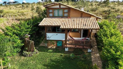 Carrancas House | Chalé Mata Virgem - 1km do centro, ao lado de várias cachoeiras, com cozinha completa e conforto para até 6 pessoas