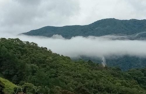 Nucleo Maua House | CHALÉS CAMINHO DO ALCANTILADO