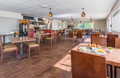Chaveignes Ski Chalet | Chalet Abordable au cœur du Val de Loire | Accès Piscine