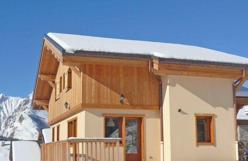 Saint-Marcel Ski Chalet | Chalet, wifi, fitness, sauna, balcony, fireplace or stove, parking, tv, ski locker, 130m²
