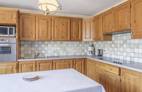Saint-Marcel Ski Chalet | Chalet, balcony, fireplace or stove, parking, tv, ski locker, 130m², Saint Martin de Belleville